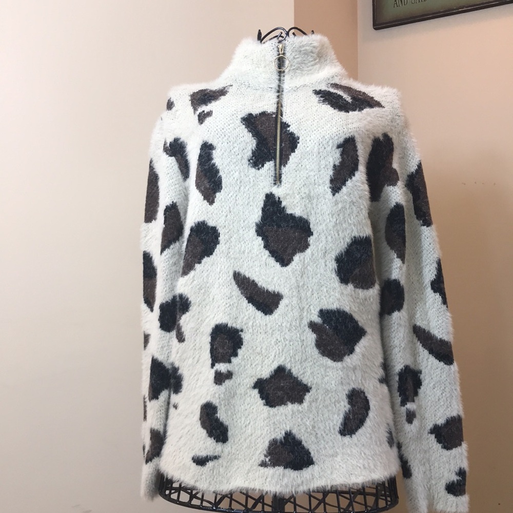 Entro Animal Print Long Sleeve Sweater - Picture 3 of 8